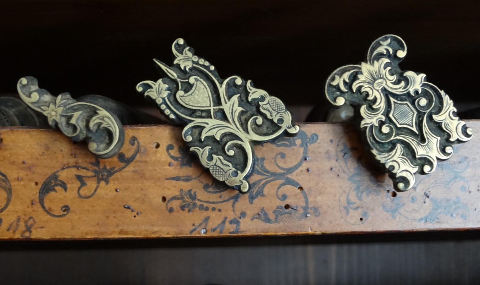 Historická knihařská tlačítka