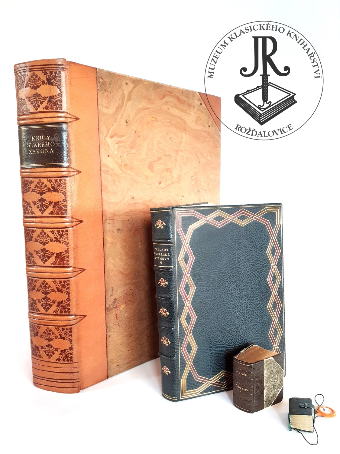 Kuriozity - největší a nejmenší knihy v našem knihařství
